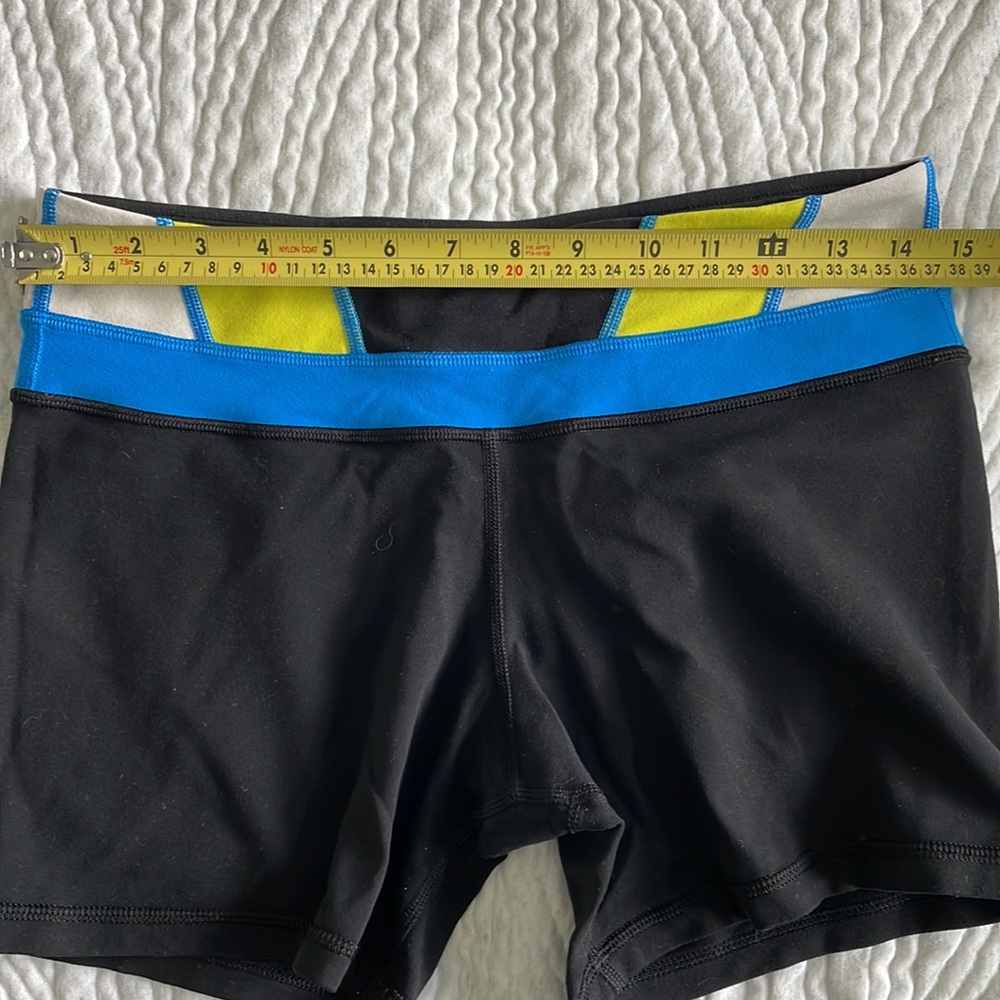 Lululemon shorts - Picture 4 of 6